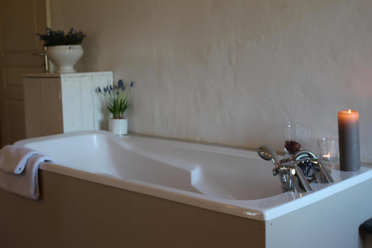 Mas Les Romarins, 10 Min D'Uzes, Piscine Et Grand Jardin Clos, Jeux, Nid De Repos Et Base Pour Activites Dans Le Gard (Adults Only) Exterior foto
