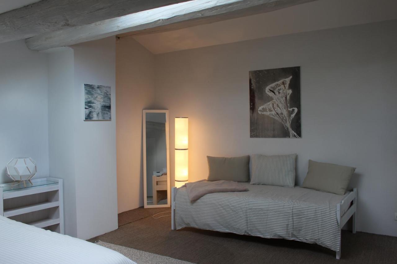 Mas Les Romarins, 10 Min D'Uzes, Piscine Et Grand Jardin Clos, Jeux, Nid De Repos Et Base Pour Activites Dans Le Gard (Adults Only) Exterior foto